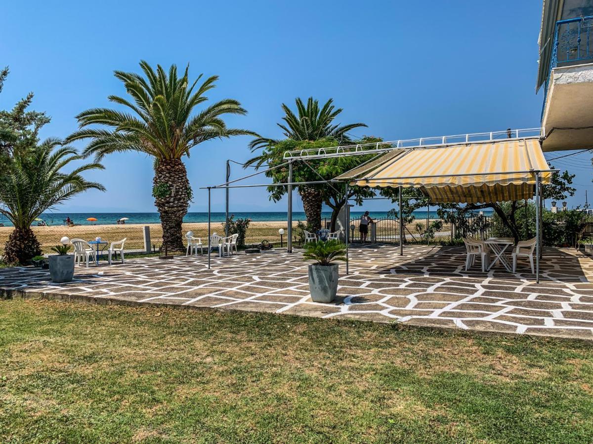 Galinis' Sea Front Studios Nea Kallikrateia Exterior photo