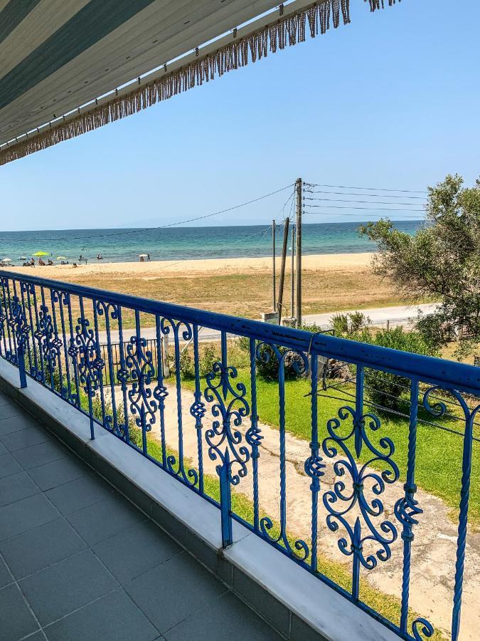 Galinis' Sea Front Studios Nea Kallikrateia Exterior photo
